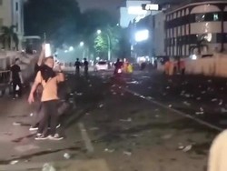 Aksi Saling Lempar Botol usai Nobar Piala Asia U-23, Kasatpol PP: Kekesalan