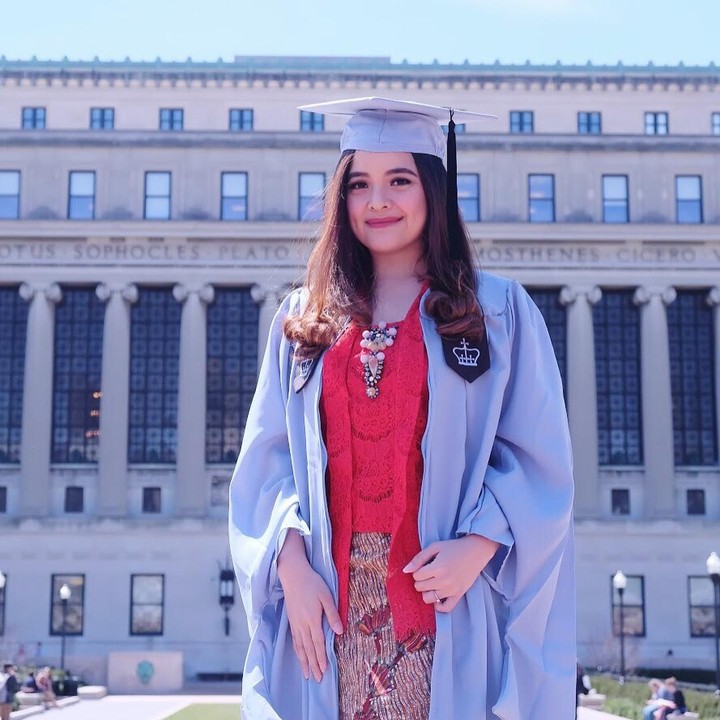 <p>Tasya Kamila menjadi salah satu Bunda inspiratif yang menempuh pendidikan tinggi. Ia merupakan lulusan S1 Universitas Indonesia dan S2 Columbia University, lho. Saat kuliah S2, Tasya bahkan mendapatkan beasiswa LPDP dari Kementerian Keuangan Indonesia. (Foto: Instagram @tasyakamila)</p>