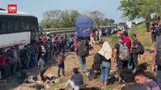 VIDEO: 400 Migran Meksiko Ditelantarkan di 3 Bus saat Hendak ke AS