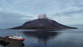 Aktivitas Menurun, PVMBG Turunkan Status Gunung Ruang Jadi Waspada