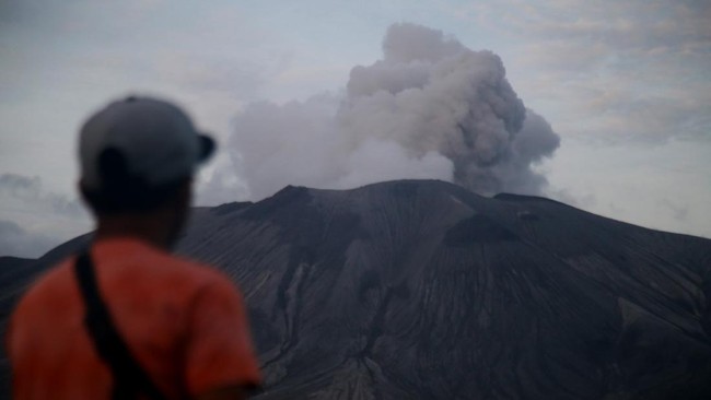 Berdasarkan info posko induk pengungsi sejak 30 April hingga 7 Mei sudah lebih dari 5.000 orang nan dievakuasi keluar dari Pulau Tagulandang.