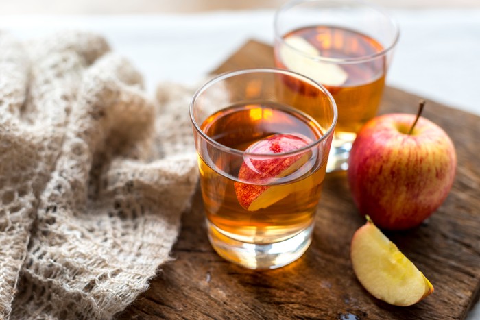 8 Minuman Ampuh Membersihkan Usus Kotor, Pencernaan Lancar!