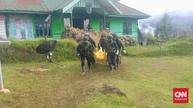 Pasca Aparat Keamanan (Apkam) Gabungan TNI Polri merebut Distrik Homeyo, Kabupaten Intan Jaya, dari Organisasi Papua Merdeka (OPM), selanjutnya Apkam Gabungan TNI Polri berhasil mengevakuasi jenazah Almarhum Alexsander Parapak, korban penembakan OPM.