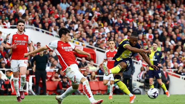 Arsenal kembali menjauh dari kejaran Manchester City di klasemen Liga Inggris usai menang 3-0 atas Bournemouth di Stadion Emirates.