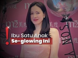 Pemotretan Kenakan Gaun Pengantin, Son Ye Jin Mirip Saat Nikah