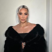 Kim Kardashian Tunjukan Pilihan Warna Rambut untuk Met Gala, Ada Pink hingga Platinum