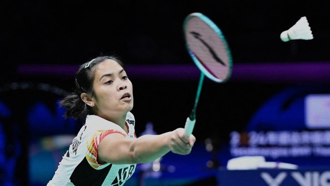 Tunggal putri Indonesia, Gregoria Mariska Tunjung, menahan sakit dan bengkak di kaki kanannya saat melawan Putri Kusuma Wardani.