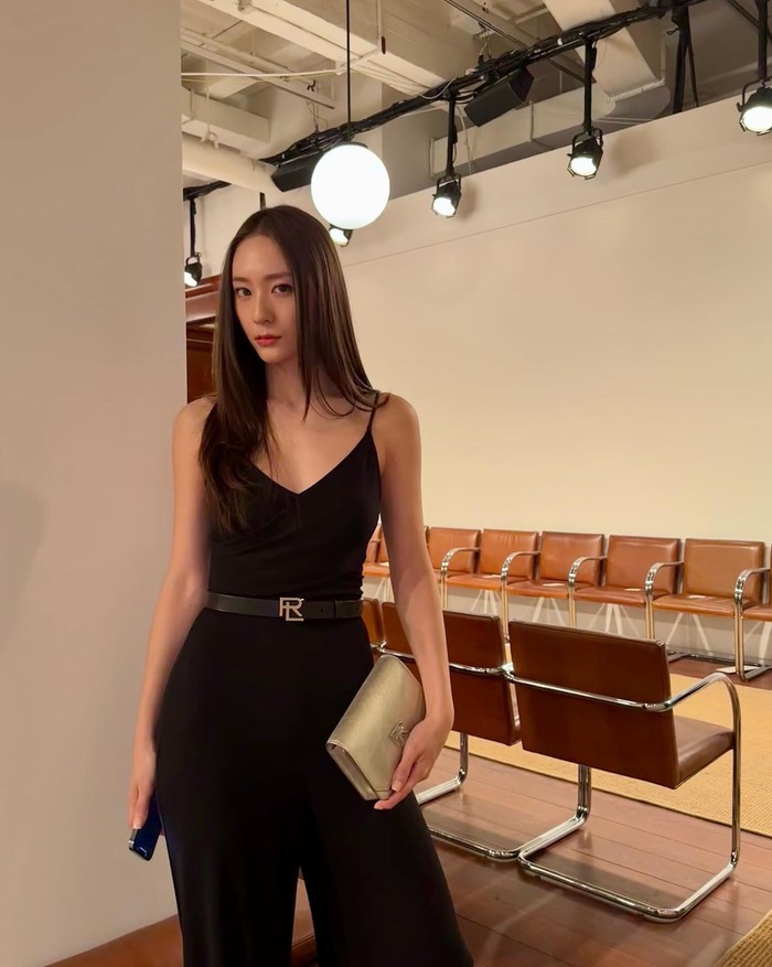 Krystal merupakan Global Ambassador brand fashion Ralph Lauren sejak Oktober 2020. Ia rutin menghadiri berbagai event Ralph Lauren, salah satunya kemarin di Runway Show di New York pada Selasa, (30/4)./Foto: Instagram.com/vousmevoyez