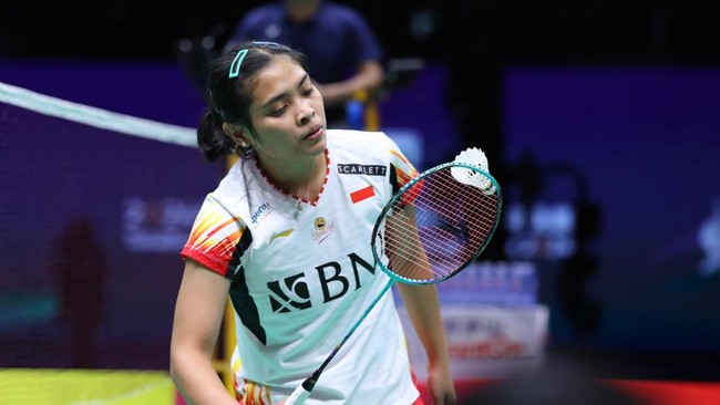Gregoria Mariska mengalami perubahan lawan di babak pertama Singapore Open 2024. Berikut aturan baru BWF yang membuat lawan Gregoria berubah.