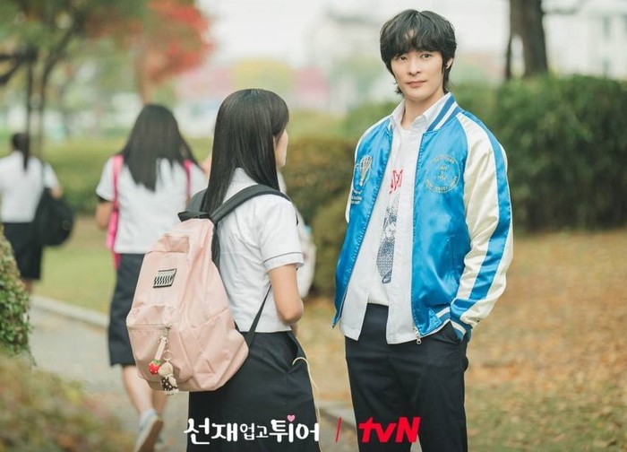 Song Geon Hee dan Kim Hye Yoon di Lovely Runner/ Foto: instagram.com/tvn_drama