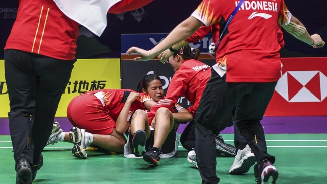 Indonesia menghadapi China di final Uber Cup 2024. Di atas kertas China punya keunggulan, namun berada di final itu berarti Indonesia juga punya kesempatan.