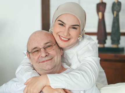 Getirnya Masa Kecil Irish Bella, Pernah Dirampok hingga Berpisah dari Ayah Bule