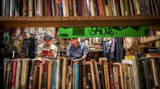 FOTO: Kampoeng Gallery, Kedai Vintage Berkonsep Ruang Baca di Jaksel