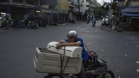 FOTO: Siasat Vietnam Tangkal 'Tsunami' Limbah Elektronik
