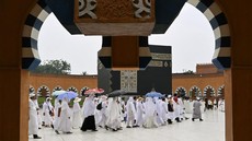 FOTO: Persiapan Kloter Awal Keberangkatan Haji 2024 Terbang ke Mekkah