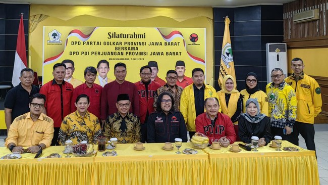 Ketua DPD PDIP Jabar Ono Surono dan rombongan diterima Ketua DPD Golkar Jabar Ace Hasan dan jajaran dalam kunjungan akhir pekan lalu.