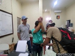 Kejanggalan Warga Lihat Pembunuh Ceceu Tenang Diperiksa Polisi