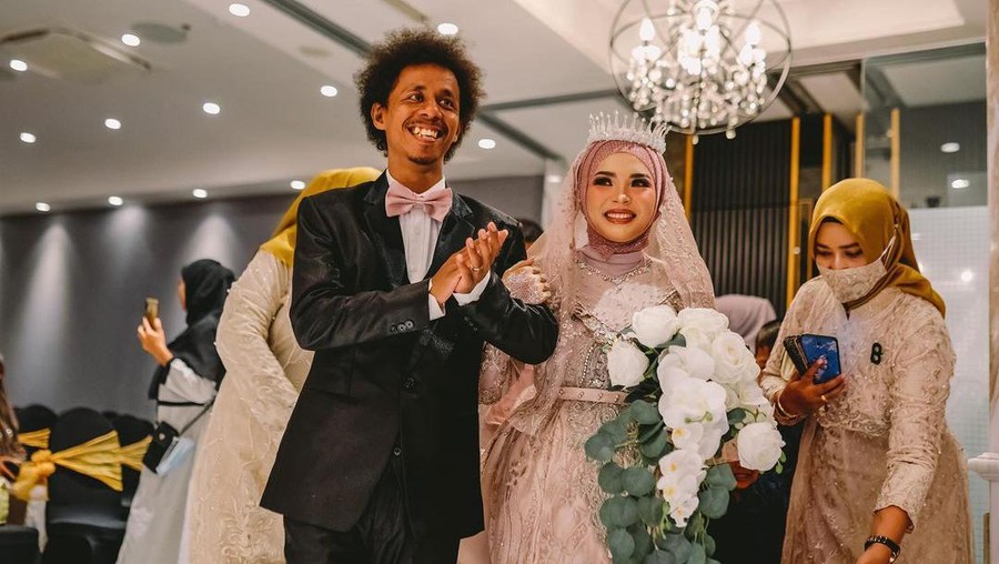 Pernikahan Raim Laode Pernikahan Raim Laode
