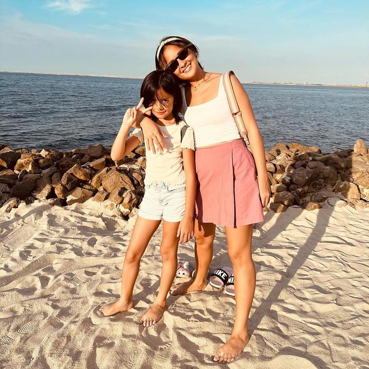 <p>Pada Agustus 2023, Zoey bahkan mulai debut menjadi seorang model dan berjalan catwalk bersama sang Bunda. Menurut Joanna, Zoey sangat percaya diri dan enjoy ketika melakukan catwalk. (Foto: Instagram: @joannaalexandra)</p>