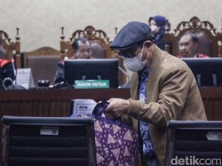Siasat Cuci Uang Hakim Agung Gazalba: Identitas Dosen dan KTP Orang Lain