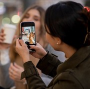 5 Side Hustle Buat yang Hobi Fotografi, Bisa Cuan Cuma Modal Smartphone!