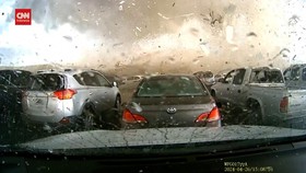 VIDEO: Detik-Detik Tornado Horor Sapu Bersih Gedung di Nebraska AS