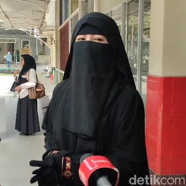 Ditanya soal Mantu Tak Berhijab, Umi Pipik: Abidzar Pernah...
