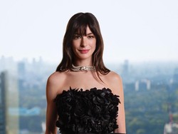 Viral Anne Hathaway Disebut Arogan, Perlakukan Penata Rambut Bak Pelayan