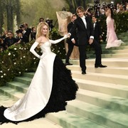 6 Aturan di Met Gala yang Wajib Diikuti Tamu Undangan, Kenapa Ya Nggak Boleh Selfie?