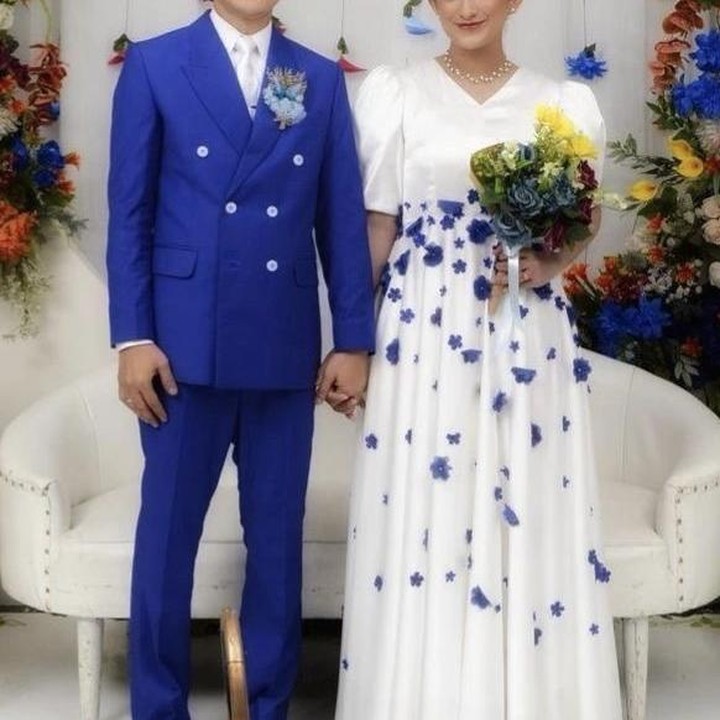 <p>Ingatkah Bunda dengan foto ini? Setahun yang lalu, Qibil The Changcuters dan sang istri Qurrotu Ayun mengadakan pesta pernikahannya. Tak terasa, kini pasangan tersebut sudah merayakan ulang tahun pernikahan yang pertama. (Foto: Instagram @qurrrotuayun).</p>
