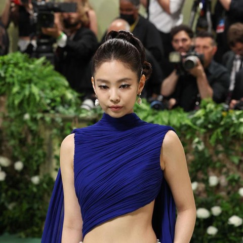 BLACKPINK’s JENNIE selected as the Best Dressed Celebrity at the Met ...