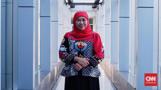 Khofifah menyapa ribuan wanita pekerja di PT MPS di Kabupaten Bojonegoro.