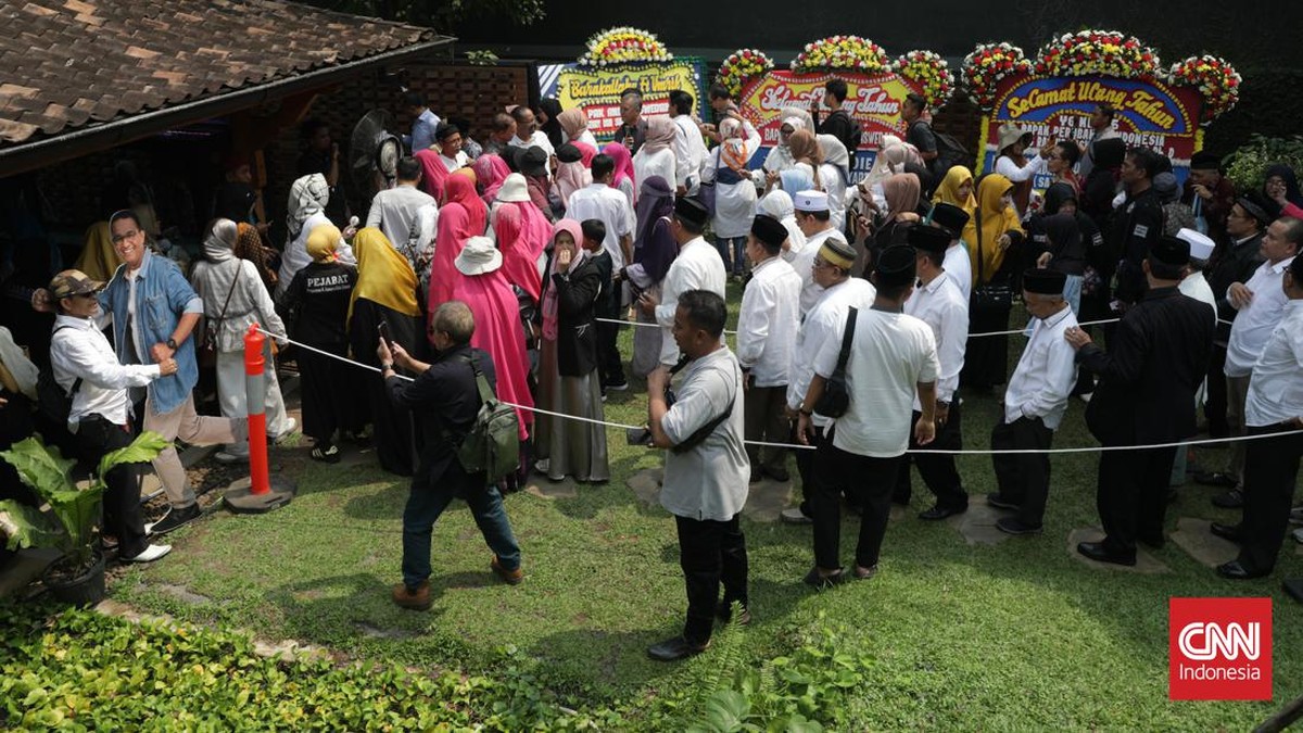 FOTO: Keramaian Perayaan Ulang Tahun Anies