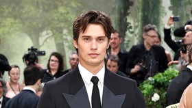 Nicholas Galitzine Jadi Antagonis dalam Adaptasi 100 Nights of Hero