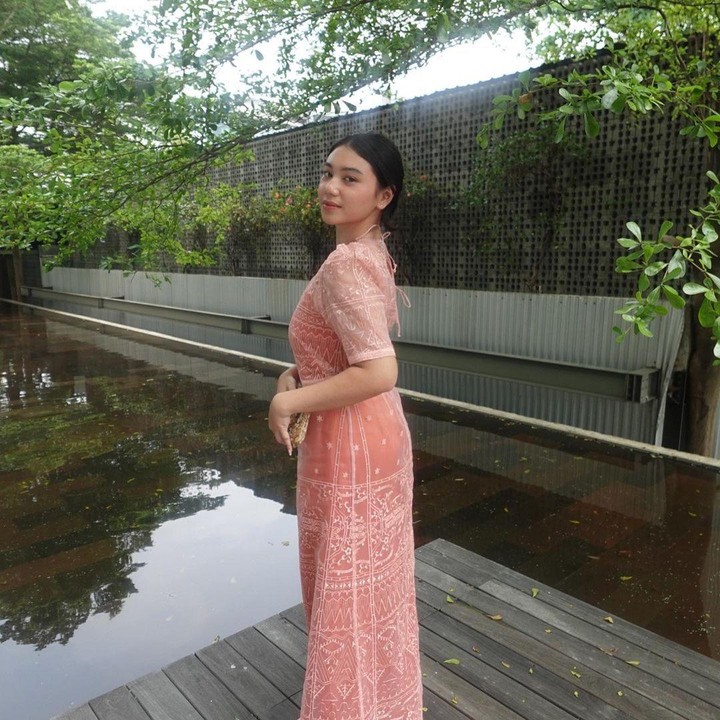 <p>Selama ini, Shalima cukup jarang tersorot publik. Meski begitu, ia masih seperti anak selebriti lain yang aktif menggunakan sosial media, Bunda. (Foto: Instagram @shalimahakim dan @wanda_hamidah)<br /><br /><br /></p>