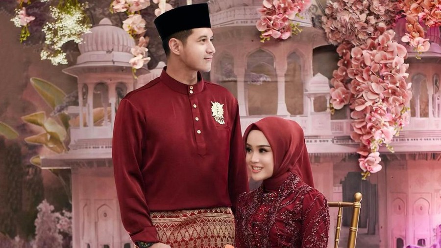 Potret Tunangan Pesinetron Chand Kelvin dengan Dea Sahirah