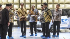Kelakar Jokowi soal Parpol Tujuan Usai Lengser: Berlabuh di Pelabuhan