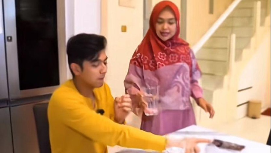 Ria Ricis dan Teuku Ryan Ria Ricis dan Teuku Ryan