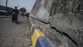 Viral Tanggul Pantai Mutiara Rembes, Dinas SDA DKI Terjun ke Lokasi