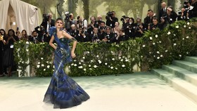FOTO: Busana-busana Paling Ciamik di Met Gala 2024
