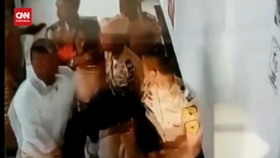 VIDEO: Rekaman CCTV Evakuasi Taruna STIP Usai Dianiaya Seniornya