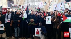 UM Surabaya Gelar Aksi Bela Palestina, Mahasiswi Asal Gaza Baca Puisi