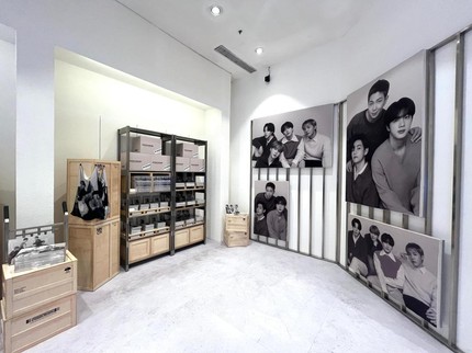 7 Potret BTS POP-UP: MONOCHROME di Gandaria City Jakarta