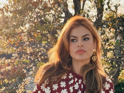Eva Mendes Sempat Stres saat Tuai Kritik karena Hamil & Melahirkan di Usia 40 Th
