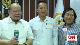VIDEO: Komeng & Petinju Daud Yordan Jajal Calon Kantor Baru di DPD RI