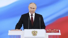 FOTO: Momen Pelantikan Putin Jadi Presiden Rusia untuk Kelima Kalinya