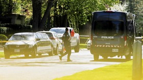 FOTO: Penembakan di Rumah Drake, Satu Orang Terluka