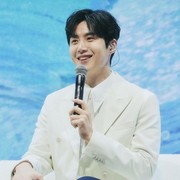 Identifikasikan Penggemar, Kim Seon Ho Rilis Nama Fandom Resmi 'Seonhohada'