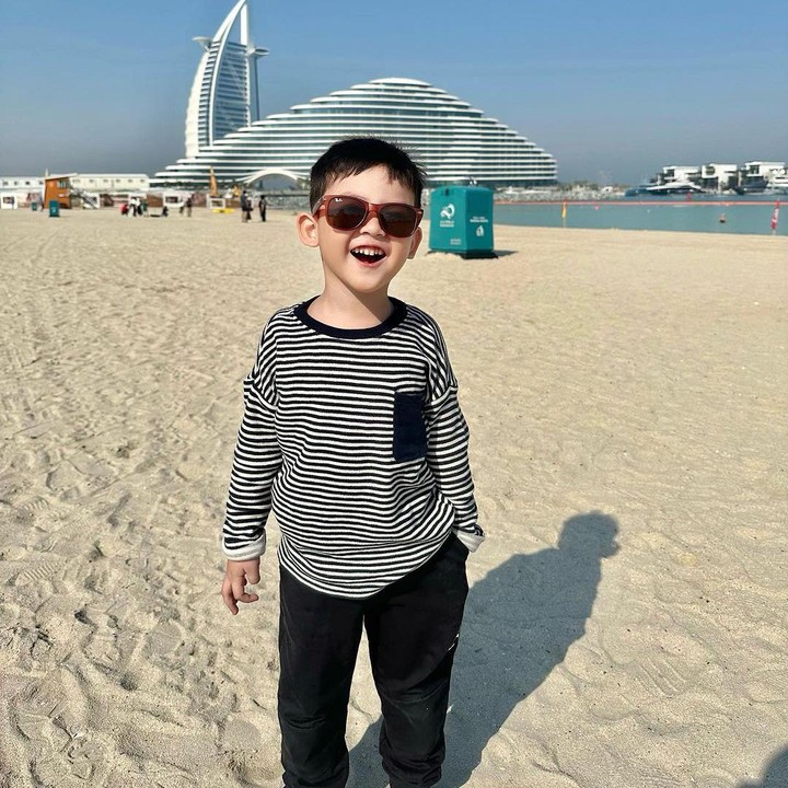 <p>"Ehhhh ini kenapa sudah pintar gaya banget Zayn gueeeee," ungkap seorang netizen dengan emotikon terharu. "Foto pertama mirip Song Joong Ki," puji netizen lainnya. (Foto: Instagram: @hennyyrahman)</p>