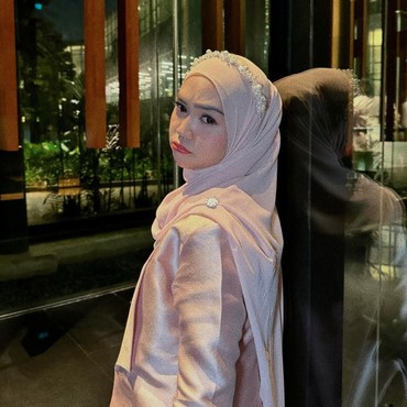 Ini Pengakuan Ria Ricis Tak Masalah Punya Pasangan Berpenghasilan Lebih Rendah